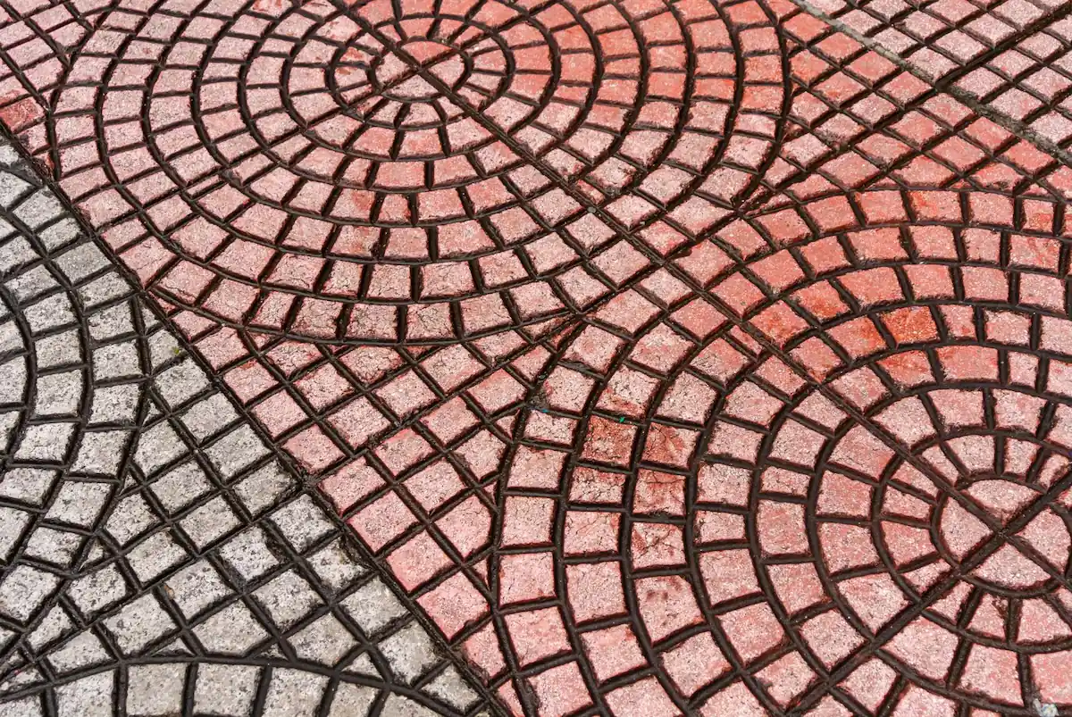 Model Paving Block Warna Merah Hitam